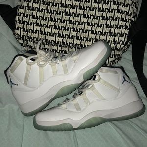 Legend Blue/ Columbia Retro 11